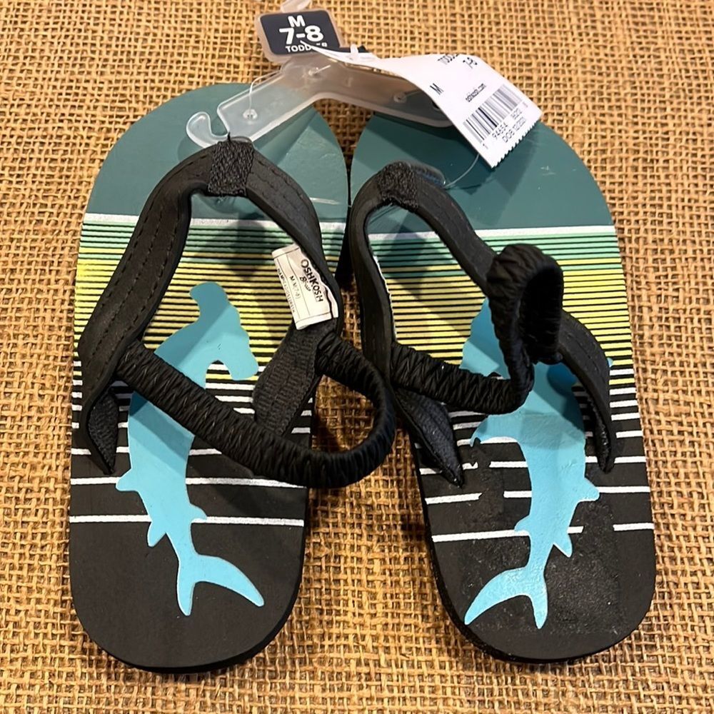 NWT Oshkosh B’gosh boys flip flops